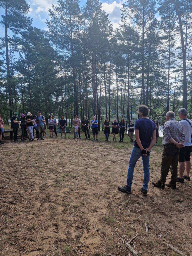 Įvyko tradicinis „Žalia varna 2025” renginys: bendruomenė, paukščiai ir svarbūs darbai žalvarnių labui