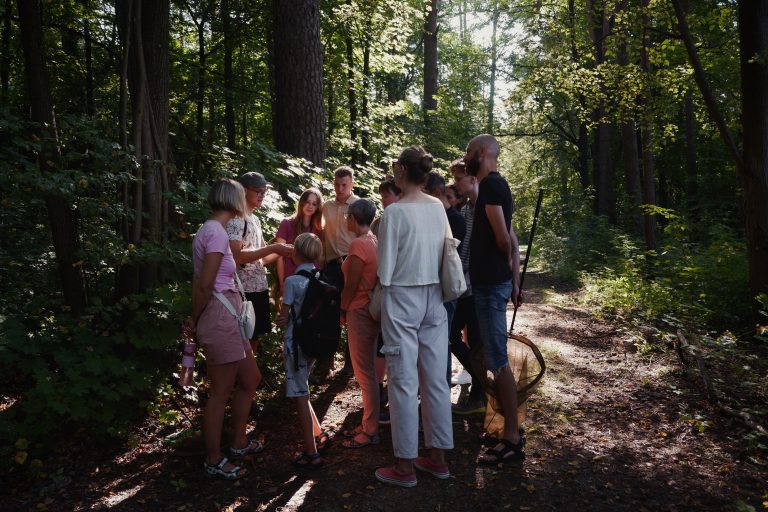 Vingio parke vyko gamtos pažinimo žygiai su Tomu Pociumi