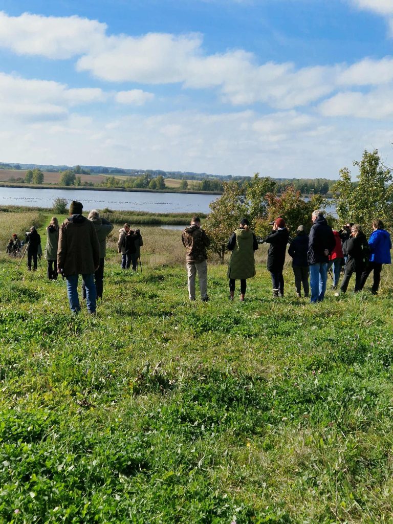 Įvyko paukščių palydų išvyka po Žuvintą