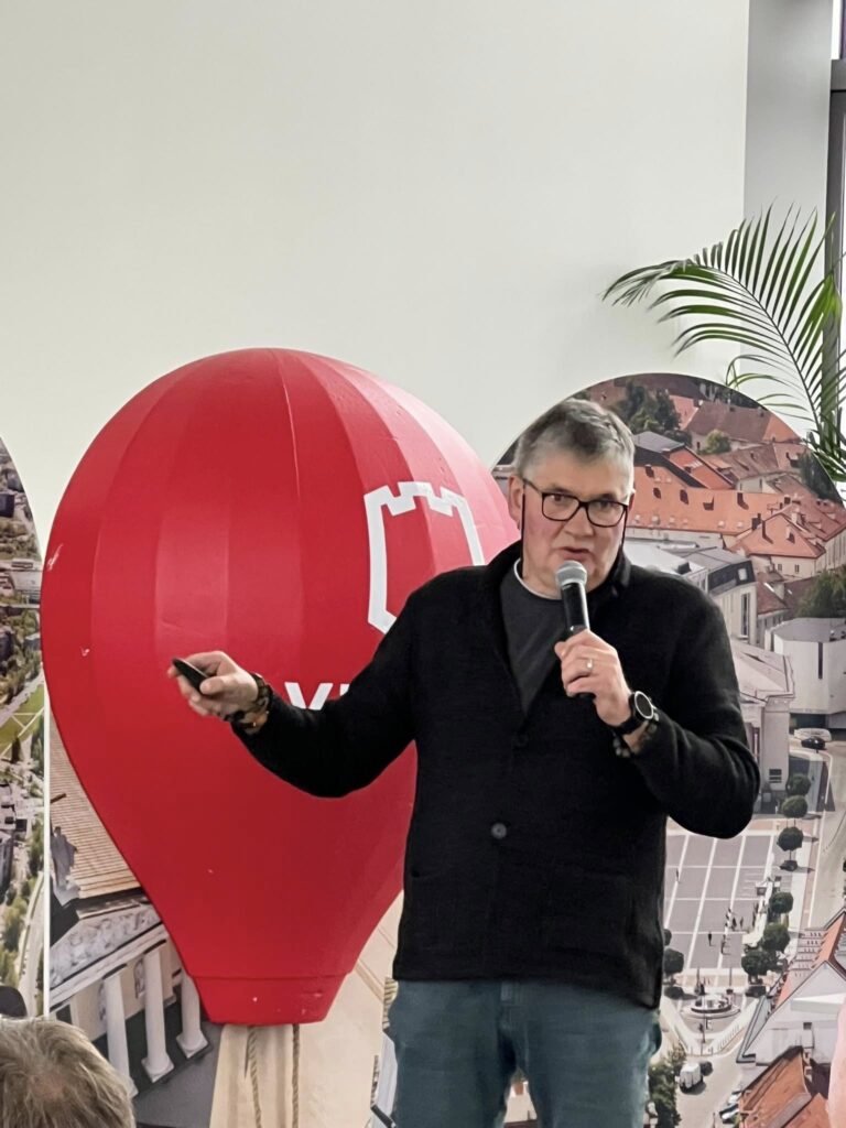 LOD atstovas dalyvavo diskusijoje apie paukščių žūtis nuo stiklų ir būtinybę ieškoti sprendimų