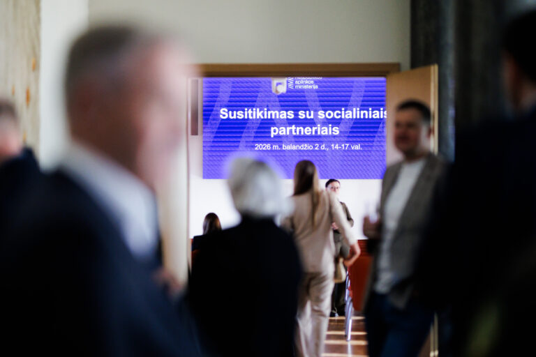 Lietuvos ornitologų draugijos atstovas pristatė organizacijos tikslus susitikime su aplinkos ministru ir partneriais